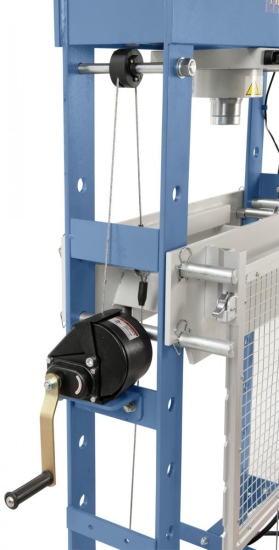 Integrierte Seilwinde für eine einfache Höhenverstellung des Auflagetisches.