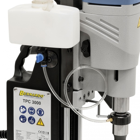 Automatische Innenschmierung, das Kühlmittel wird direkt an die Spitze des Kernbohrers geleitet.