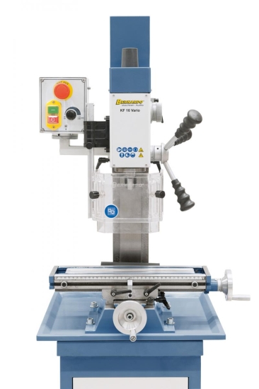 Übersichtlich angebrachte Schalt- und Bedienelemente.