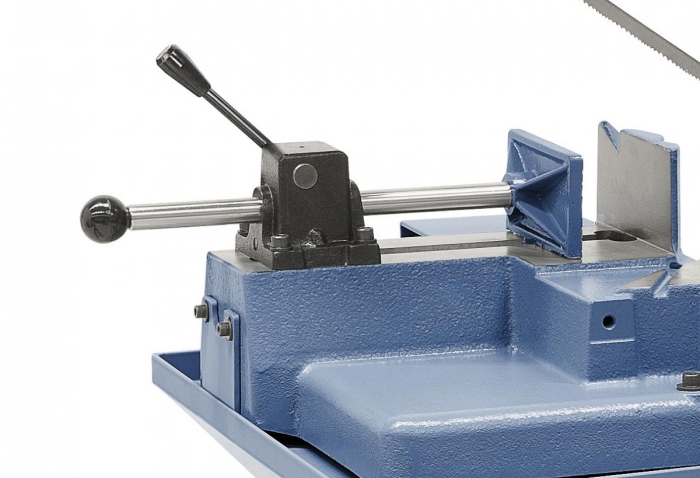 Einfache Verstellung des Schraubstockes mittels Schnellspannhebel. 