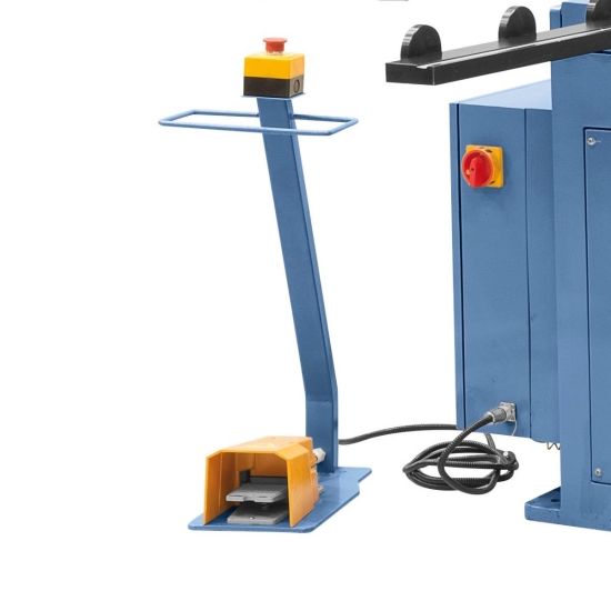 Bedienung mittels Fußpedal, daher beide Hände frei für das Werkstück.