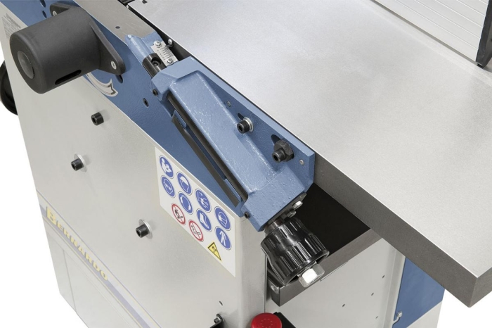 Schnelle und einfache Einstellung der gewünschten Spanabnahme. 