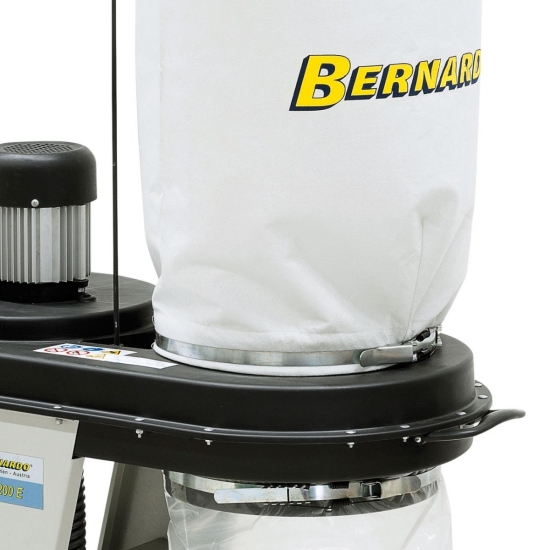 Einfache Montage des Spänesackes mittels Spanngurt