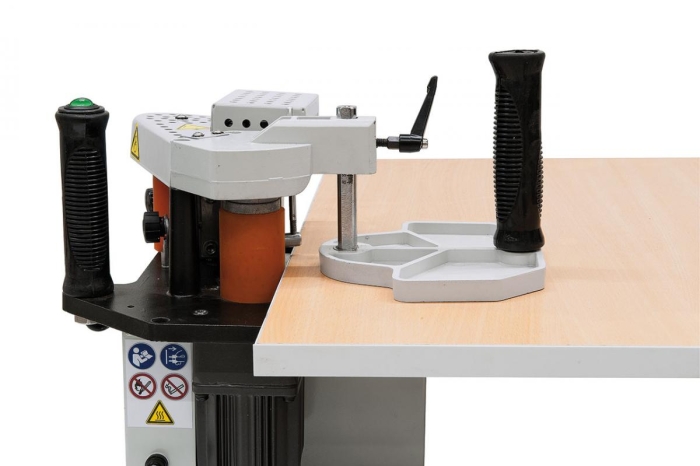 Höhenverstellbare Führungs- platte für Plattendicken von 10 – 55 mm