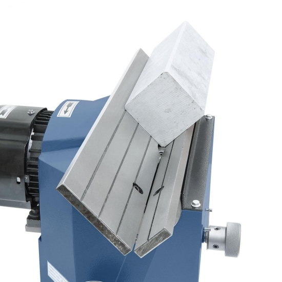 Großdimensionierte Führungsleiste für ein sicheres Auflegen des Werkstückes.