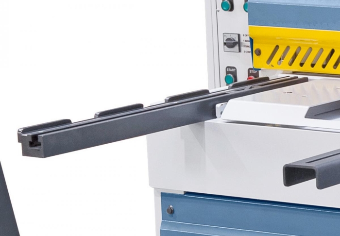 Exaktes Einstellen der Werkstücke durch seitliches Anschlaglineal.