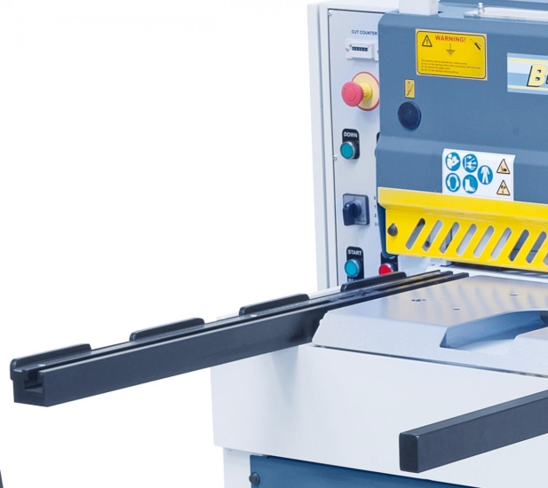 Exaktes Einstellen der Werkstücke durch seitliches Anschlaglineal.