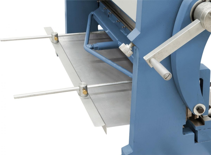 Hinteranschlag für Serienarbeiten im Lieferumfang enthalten.