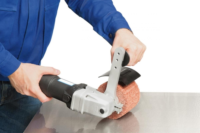 Hervorragende Oberflächengüte beim Satinieren, Polieren, Strukturieren und Mattieren (Abbildung DP 120)