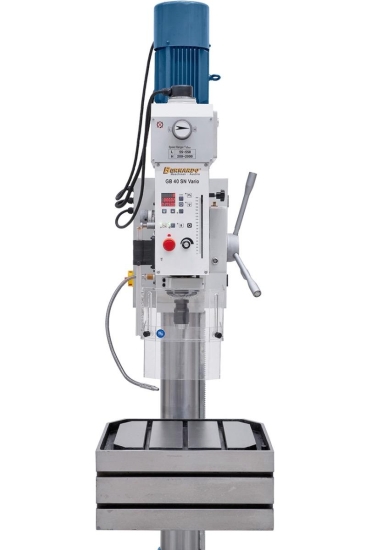 Einfache Vorwahl der Getriebe- stufe mittels Vorgelege, Einstellen der gewünschten Drehzahl mittelsPotentiometer.