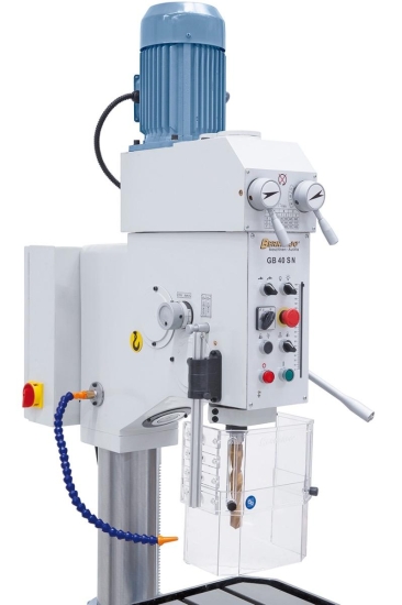 Serienmäßig mit 2-fachem automatischem Bohrvorschub ausgestattet.