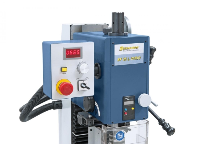 Serienmäßig mit digitaler Drehzahlanzeige und Rechts-Linkslaufeinrichtung