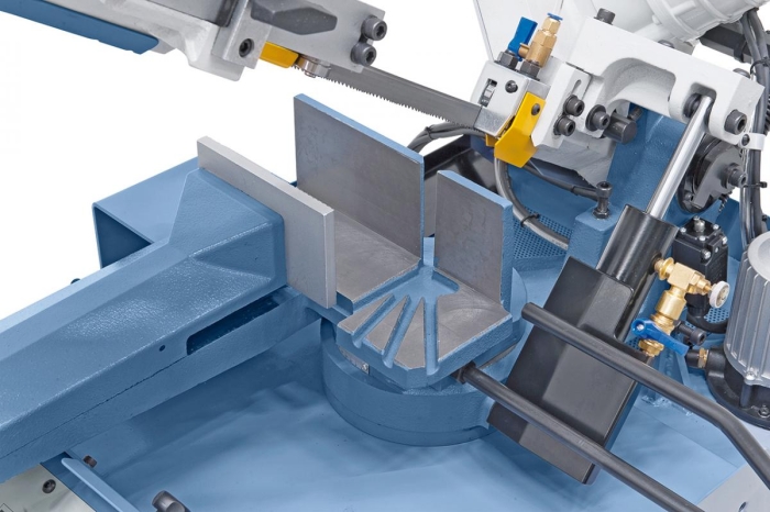 Schwenkbarer Sägebügel für Gehrungsschnitte bis 45°