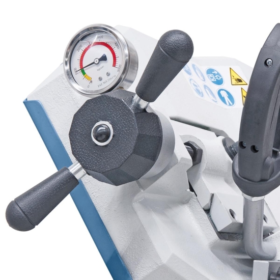 Optimales Einstellen der Sägebandspannung mittels Manometer.