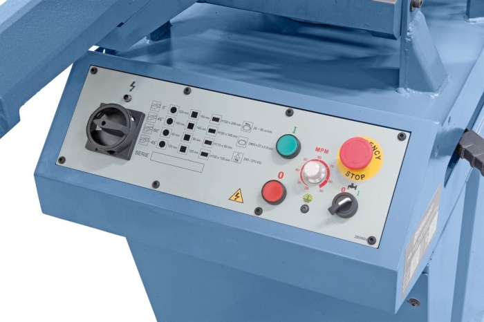 Einfache Bedienung der Schaltelemente am Elektropaneel.