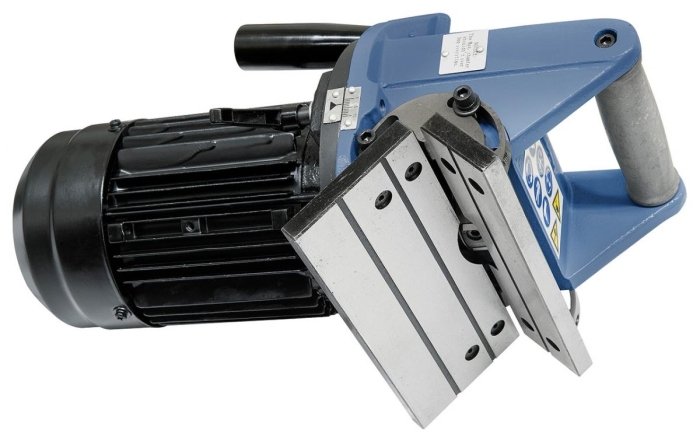 Inklusive Fräskopf mit handelsüblichen HM-Wendeschneidplatten.