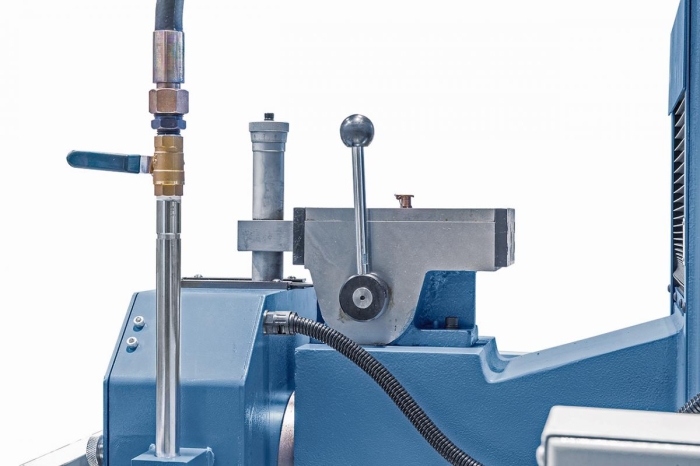 Manuelle Parallelabziehvorrichtung im Lieferumfang enthalten