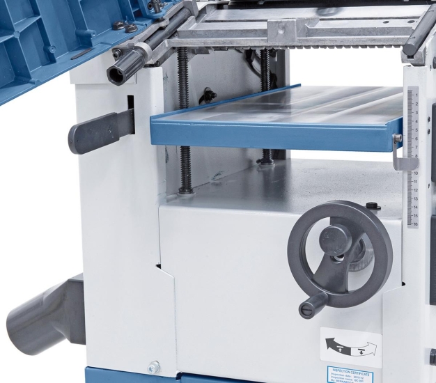 Dickentisch mit präziser 4-fach-Führung, die eingestellte Hobelhöhe wird mittels Skala abgelesen.