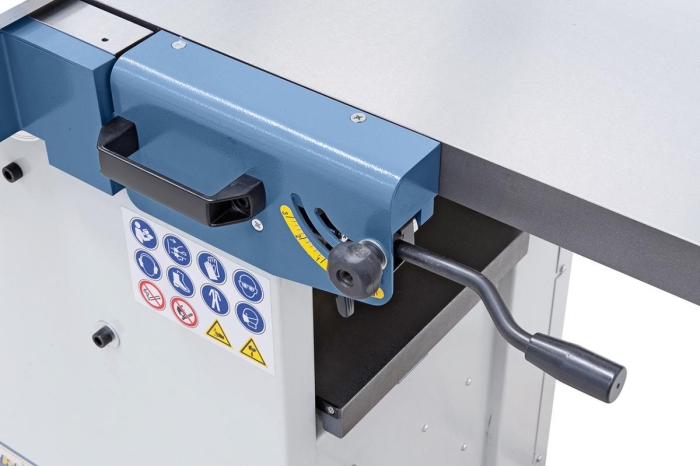 Schnelle und einfache Einstellung der Spanabnahme bis max. 3 mm.