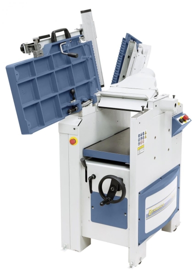 Plangeschliffene, leicht hochklappbare Abrichttische verriegeln in der aufgeklappten Position automatisch. 