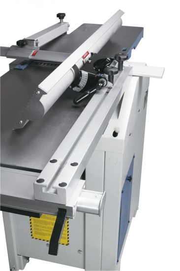 Sehr platzsparende Konstruktion durch den seitlich geführten Abrichtanschlag. 