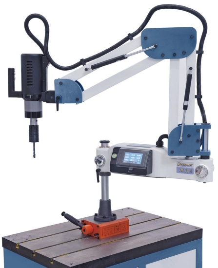 Optional erhältlicher Magnetfuß für den direkten Einsatz an großen und schweren Werkstücken.