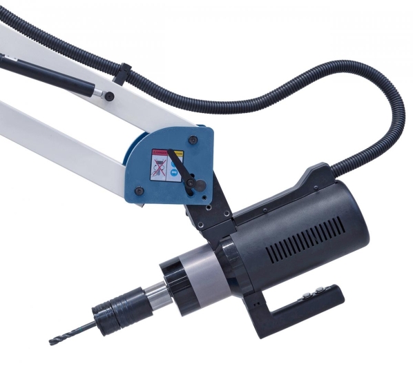 Inklusive Schwenkeinheit zum Horizontal- oder Schrägschneiden.