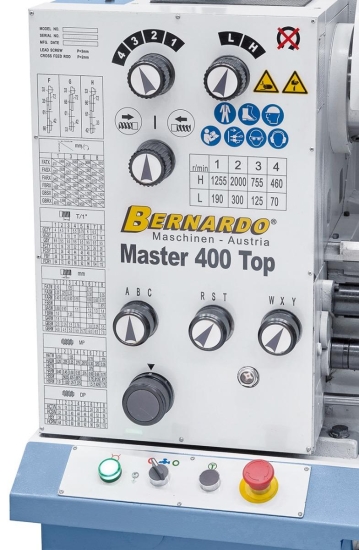 Übersichtlich angebrachte Schaltelemente am Getriebekopf, gehärtete und geschliffene Zahnräder sorgen für einen ruhigen Lauf.