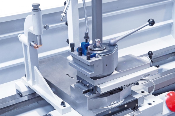 Bernardo Titan 560 x 1500 Pro Vario Universaldrehmaschinen mit stufenloser Drehzahl