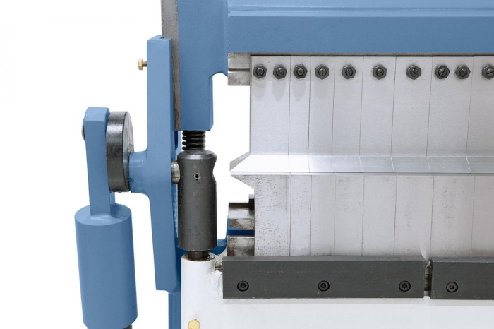 Das Anheben der Oberwange erfolgt über einen Exzenter.