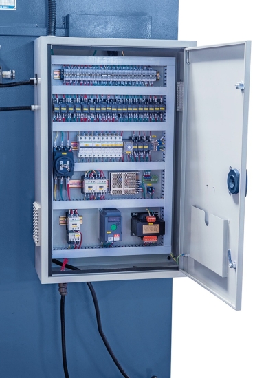 Bernardo AKPL 3200 x 125 mit manueller Bombiereinrichtung Hydraulische Abkantpressen