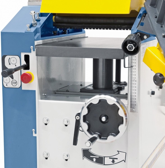 Dickentisch aus Grauguss mit mittiger Zentralsäule und Abstützung, für Werkstücke bis 180 mm Höhe.