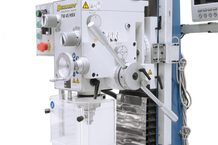 Der Pinolenvorschub kann wahlweise auf 0,10 / 0,18 oder 0,26 mm/U eingestellt werden.