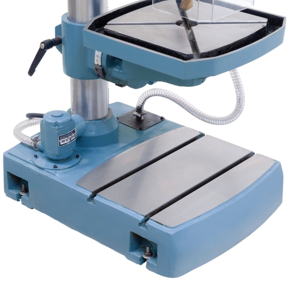 Bernardo GB 28 T Getriebe-Tisch- und Säulenbohrmaschine mit Kühlmitteleinrichtung