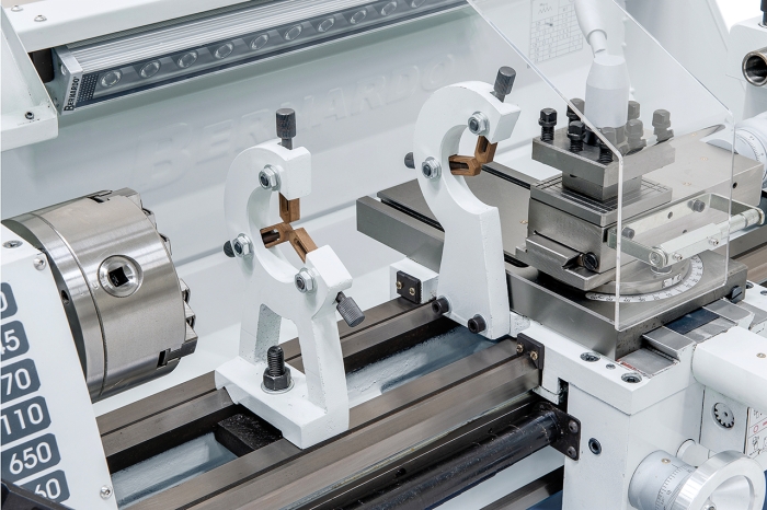 Bernardo Profi 650 G / 400 V inkl. 2-Achs-Digitalanzeige ES-12 V Leit- und Zugspindeldrehmaschinen