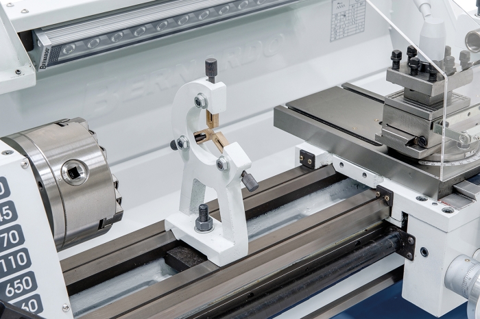 Bernardo Profi 650 G / 400 V inkl. 2-Achs-Digitalanzeige ES-12 V Leit- und Zugspindeldrehmaschinen