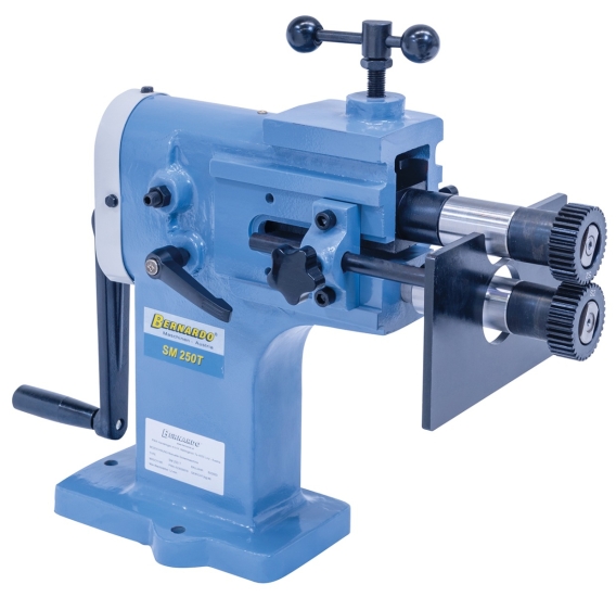 Bernardo SM 250 T Manuelle Sickenmaschinen