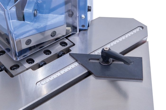 Bernardo AK 130 PT Pneumatische Ausklinkmaschinen