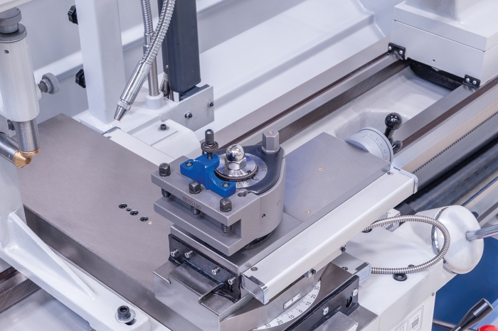 Bernardo Solid 460 x 2000 Pro Universaldrehmaschinen mit Digitalanzeige