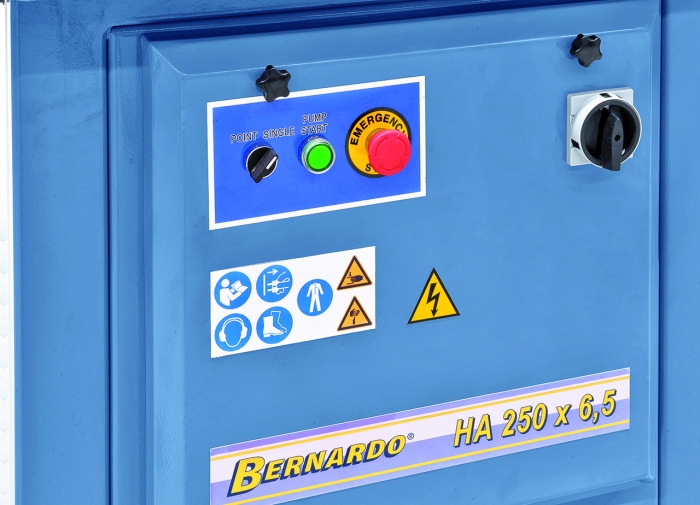 Bernardo Hydraulische Ausklinkmaschine HA 250 x 6,5