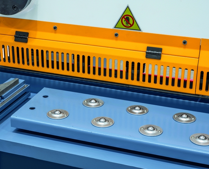 Bernardo Hydraulische Tafelschere HKS 2000 x 8 *