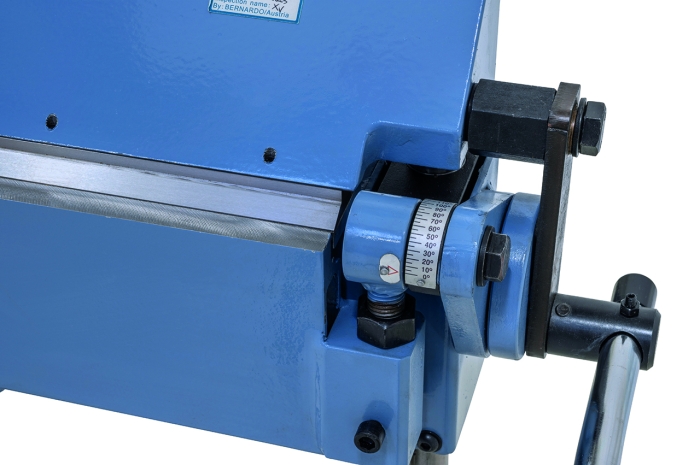 Bernardo Schwenkbiegemaschine BB 2000 RS mit Rollenschere