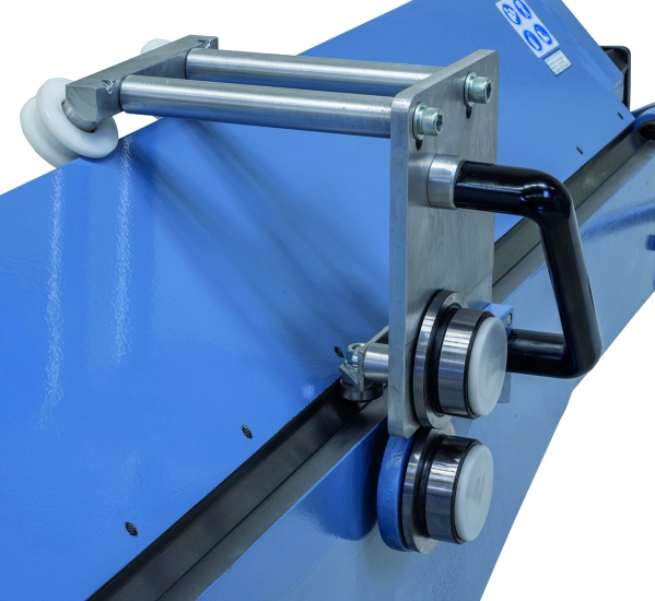 Bernardo Schwenkbiegemaschine BB 2540 RS mit Rollenschere