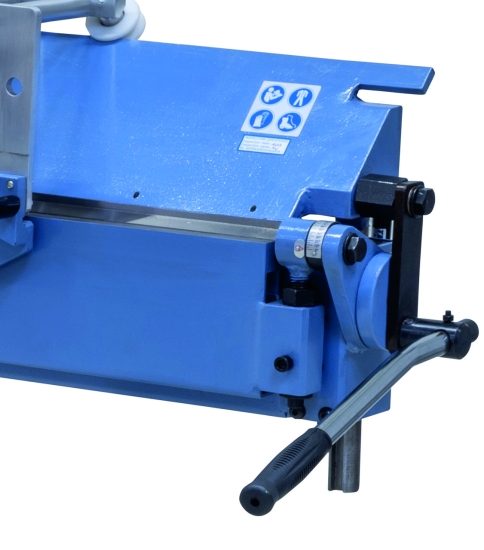 Bernardo Schwenkbiegemaschine BB 3000 RS mit Rollenschere