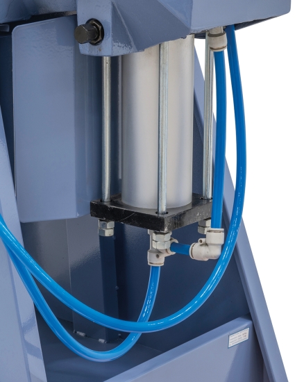 Bernardo Pneumatische Ausklinkmaschine AK 150 PT