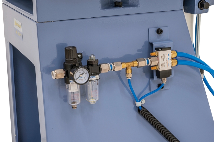 Bernardo Pneumatische Ausklinkmaschine AK 150 PT