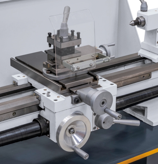 Leitspindeldrehmaschine DM 550 Vario