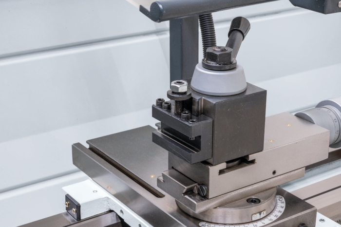 Leit- und Zugspindeldrehmaschine DM 900 V / 230 V mit Untergestell SL 12