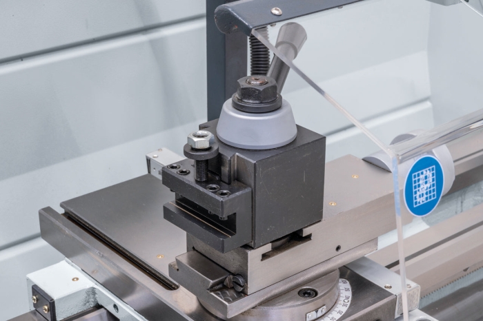 Leit- und Zugspindeldrehmaschine DM 900 V-D / 230 V mit Untergestell SL 12