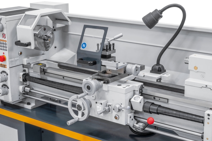 Leit- und Zugspindeldrehmaschine DM 1000 eco schlitten
